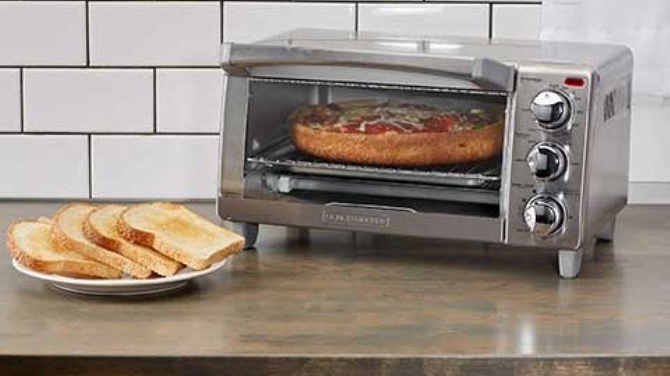 Black + Decker 4-Slice Convection Toaster Oven