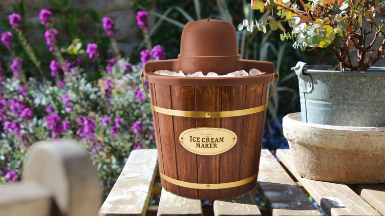 Nostalgia 4-quart Wood Bucket Ice Cream Maker