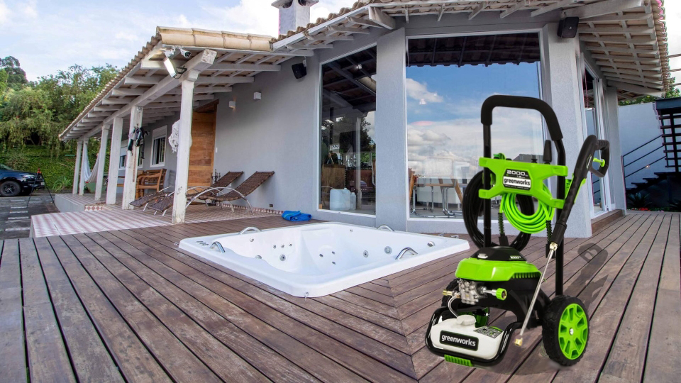 Greenworks 2000-PSI 14 AMP 1.2-GPM Electric Pressure Washer